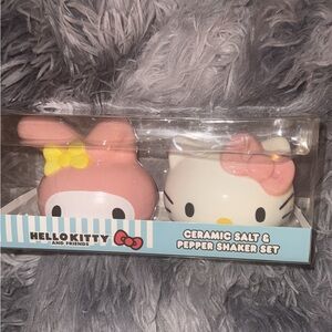 Sanrio: Hello Kitty & My Melody Pink and White Shaker Set